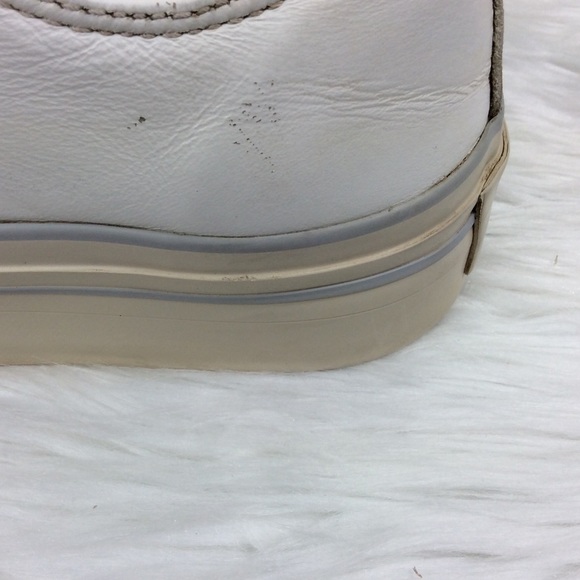 Converse white leather platform sneakers. Cute! - Picture 7 of 8